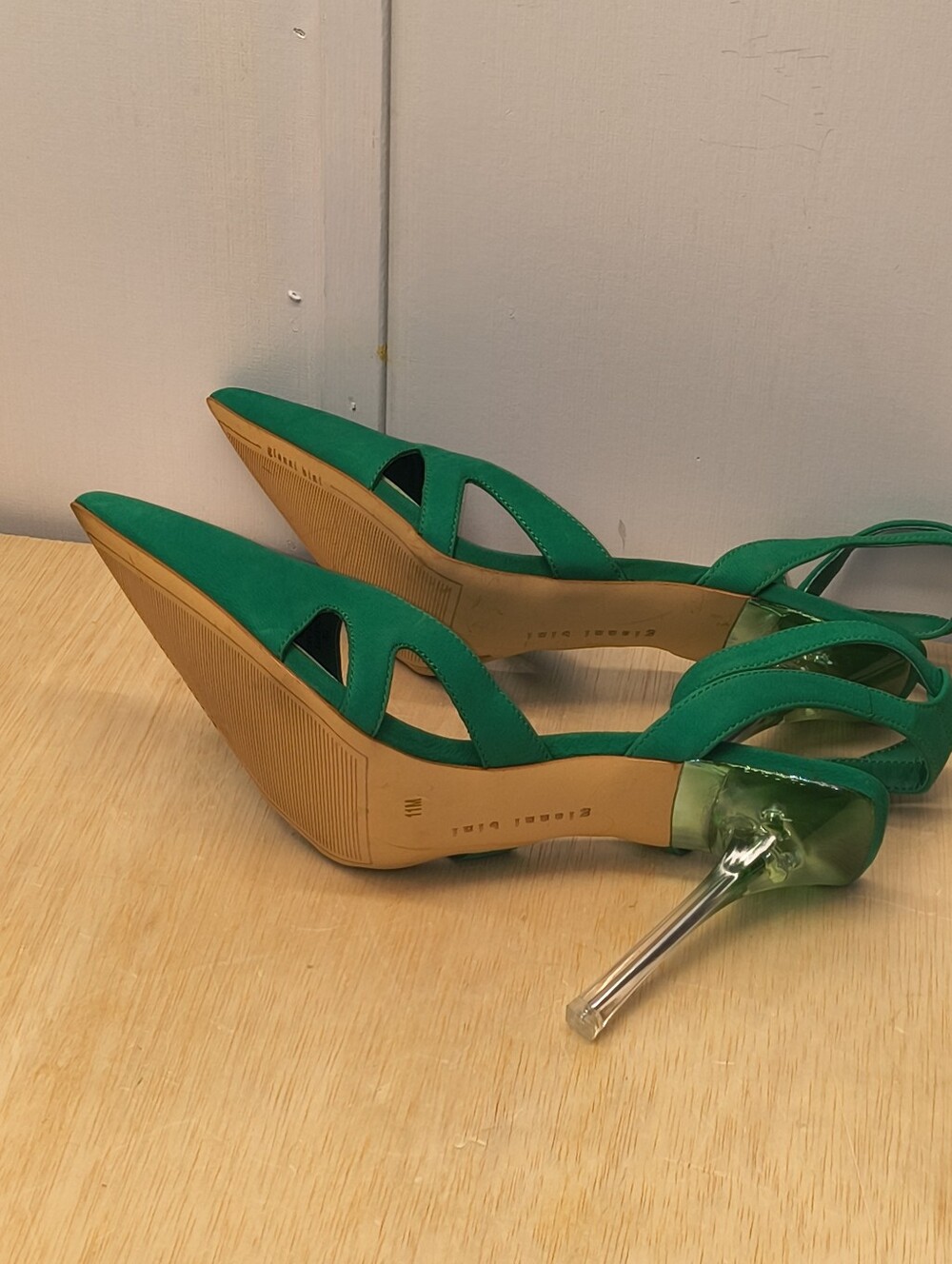 Green Gianni Bini Slingback Pointed Toe With A Clear Heel Size 11M - Picture 7 of 8